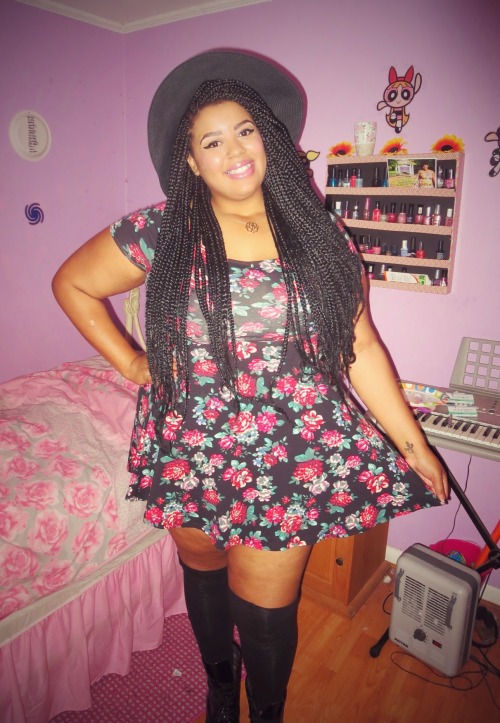 plussizeootd:duchess-gummybunss:Because I feel like a giant doll today.