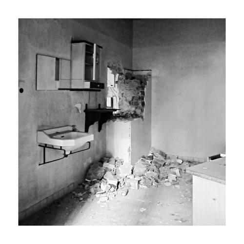 #urbex in den ouwen dok van #mechelen #2800love #beschermdmonument #belgium #blackandwhite #photogra