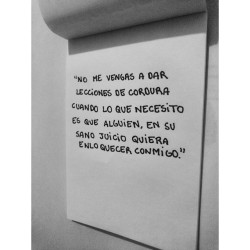 elchicodelayer:   A mí siempre me ha parecido bonito cuando alguien pasa mis frases a papel. (Imagen: artedeamar) 