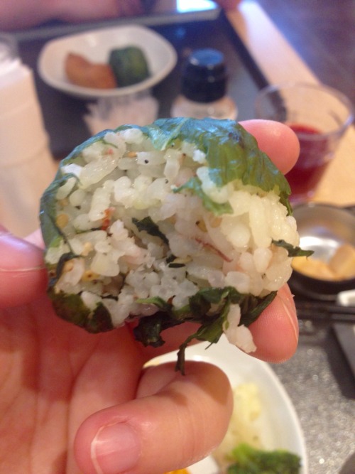 shoku-and-awe: めはりずし // MeharizushiA specialty of Wakayama Prefecture, meharizushi is rice ball