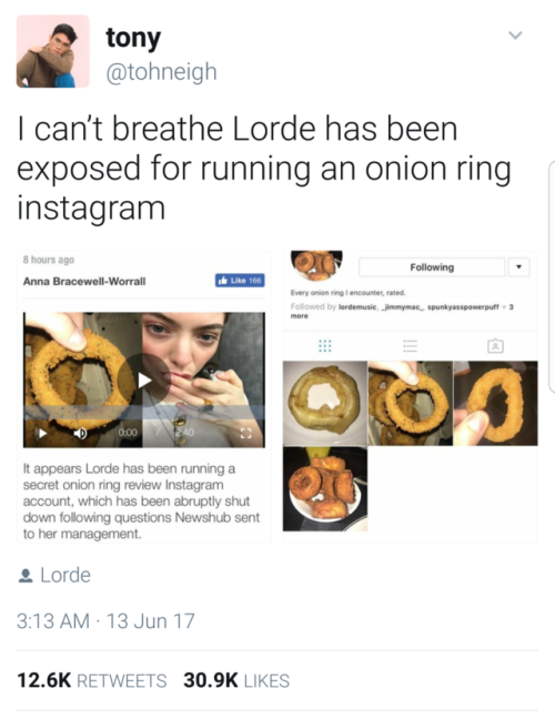 ohmymarvelousswift:This is perfect - @lordemusic is out here reviewing onion rings on IG in her spar