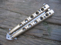 knifepics:  Balisong (Butterfly Knife)