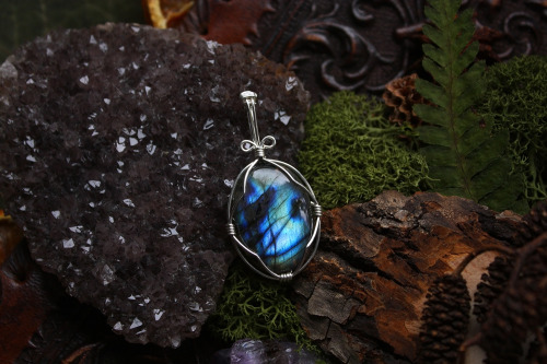 90377: Sterling silver wire wrapped pendants are now available at Sedna 90377. * Use the Coupon Code