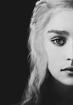 adoringkhaleesi:  Daenerys Targaryen. 