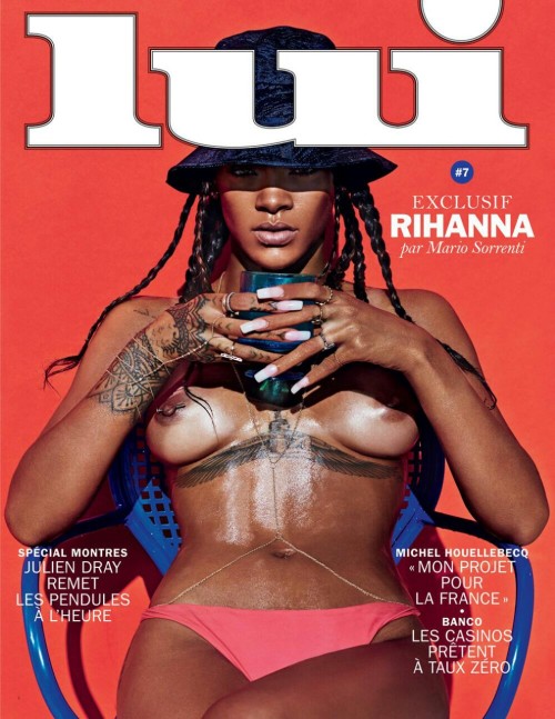 Porn photo the-freshiest:  Rihanna topless 