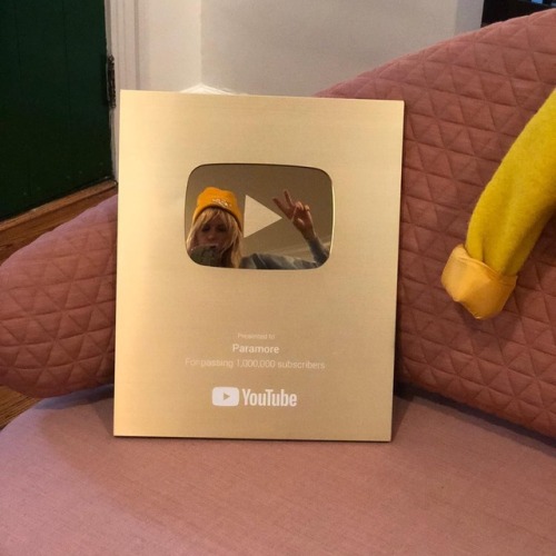 this plaque has been in my closet for months. sorry to the folks at YouTube but also thank you. para