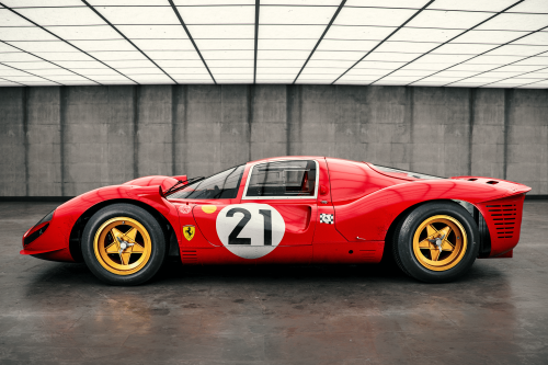 itsbrucemclaren:Ferrari 330 P4