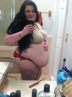 fatsupremacist:  good morning selfies :)