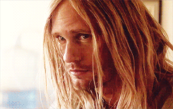skarsgardaddict:  Cut Copy’s ‘Free Your Mind’ music video starring Alexander Skarsgård   Mira ventru