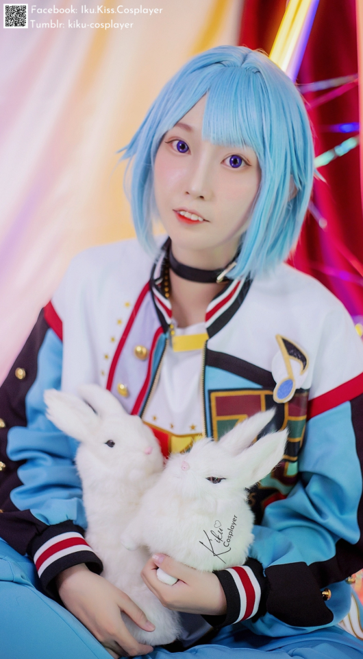 Although I cosplay a few Enstars chars, but my bias, the char I focus on the most is Hajime.
As you can see, I cosplay 