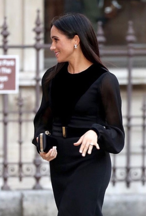 ♠️▪️MEGHAN MARKLE x BLACK GIVENCHY DRESS ▪️♠️ -Attending &ldquo;Oceania&rdquo;