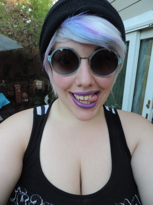 hypnomilk:I put on some purple lipstick today so I thought I’d show offmaybe put on some contacts an