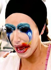 ilivefortheapplause:  4 days till we get 6 news songs, 6 new lyrics, 6 new performances 