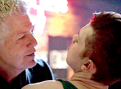 withmywordsispeaktruth:alphalewolf: Mickey protecting Ian from creepy old men.  