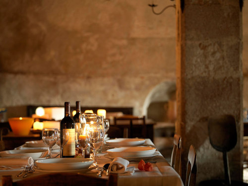 european–tastes:So inviting. Restaurant in Italy.