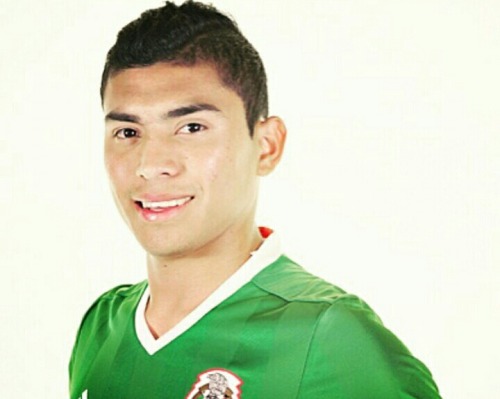 futmx:  Futbolista Mexicano Orbelin Pineda Chivas #futbol #mexico #chivas #futbolistaMX FutbolistaMX.tumblr.com