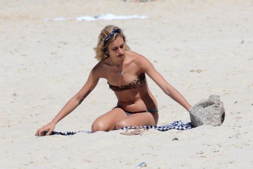 toplessbeachcelebs:  Alice Dellal (Brazilian Model) having difficulty keeping her nipples in her bikini in Rio de Janeiro (October 2013)