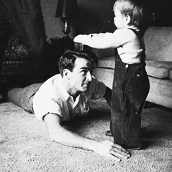 jacquesdemys:  Montgomery Clift playing with Flip McCarthy, 1949. Photographed by