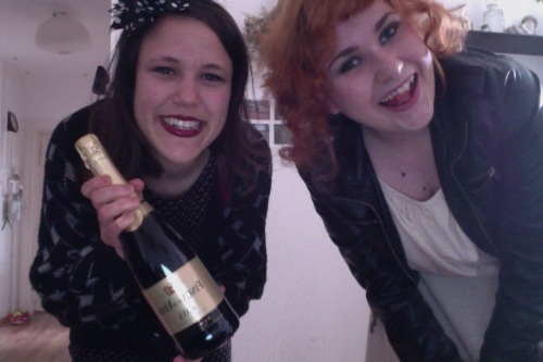 derri-dada:  everyone!!! my dear roommate annesjl has now joined the hell that is tumblr, pls follow her :) 
