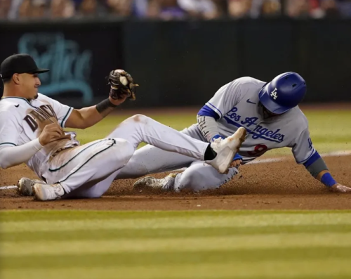 05/26/22: Freddie Freeman goes 4-for-5⁣ (with 1 HR⁣, 5 RBI, 2 2B &amp; 3 R) as the Dodgers 