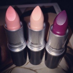 Barbie-Isalive:  Shez-A-Bitch:  Http://Shez-A-Bitch.tumblr.com  👸