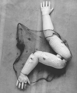 grigiabot:  Hans Bellmer   Jointure à boule,La poupée 1935-1936  