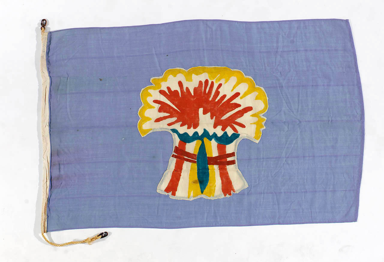 collectorsweekly:Uncovering thousands of historic flags used to identify navy vessels