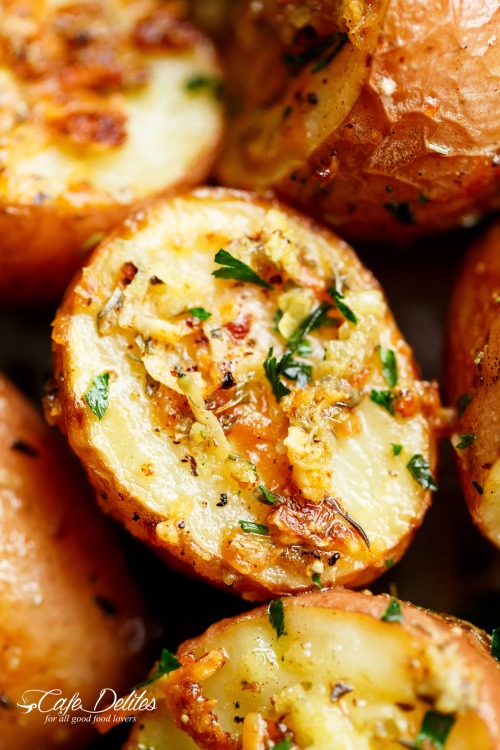 daily-deliciousness: Browned butter parmesan roasted potatoes