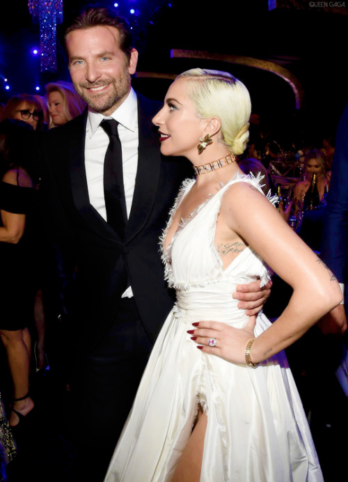 ladygagaqueenedit:  Lady Gaga junto a Bradley Cooper en los premios Screen Actors Guild, en Los Ángeles (27/01/2019).