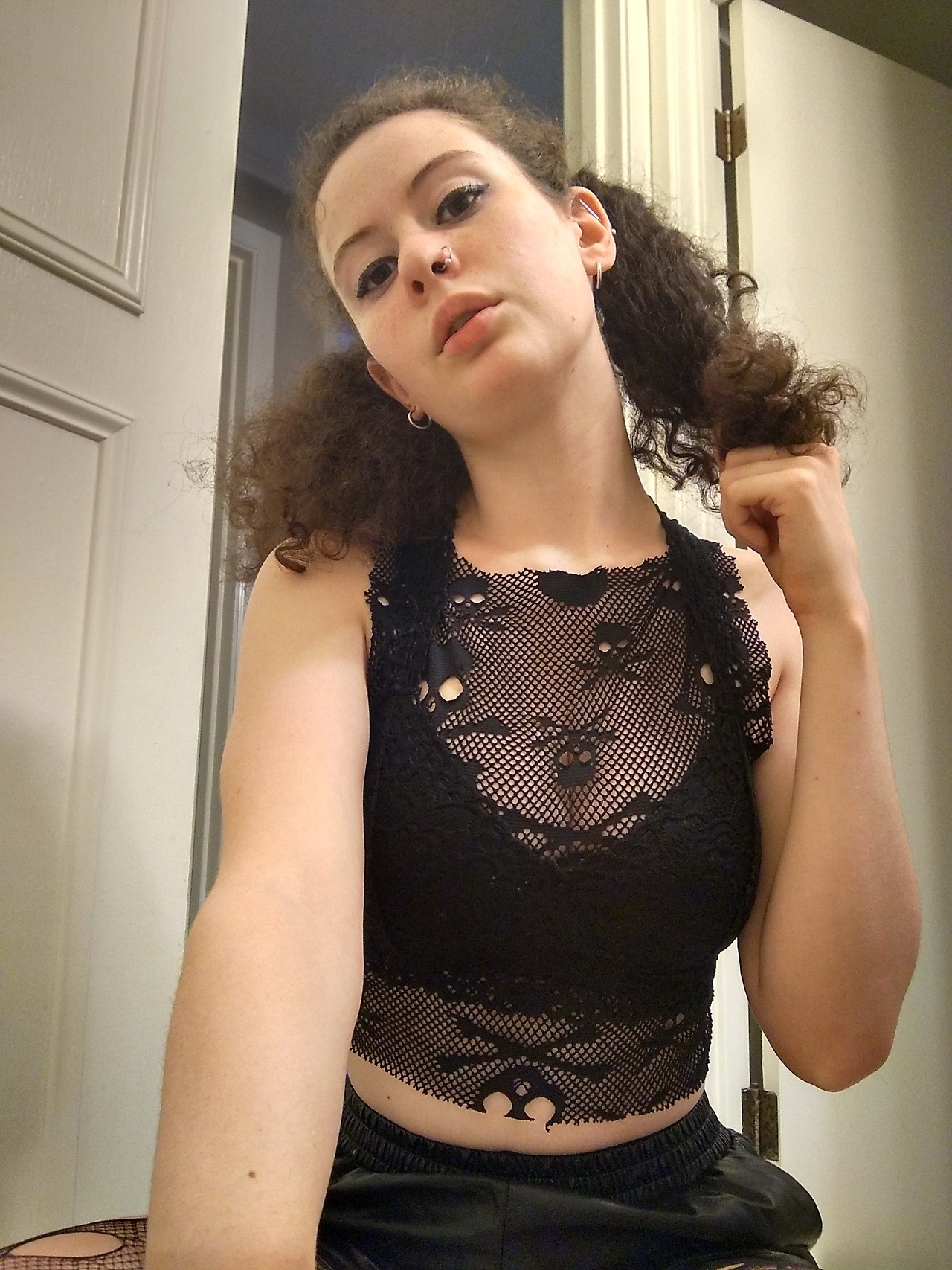 makingoutisgreat:  Frizzy hair and skulls on my chest
