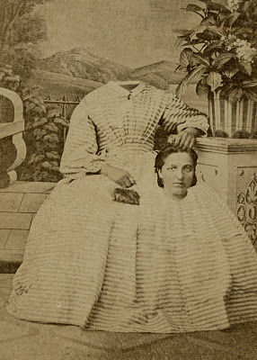 odditiesoflife:Victorian Headless PortraitsThe Victorian era has many photographs, most of which sho