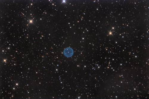 thenewenlightenmentage: Planetary Nebula Glows Like a Blue Space Bubble