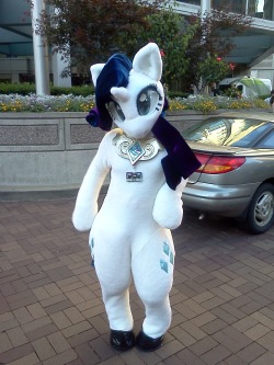 I have returned!  So here, have a really cute Rarity! I don&rsquo;t know who this suiter is, but they&rsquo;re probably the best Rarara. . I&rsquo;ll post more photos later of other stuff, but i&rsquo;m waiting for a friend to send me his batch.