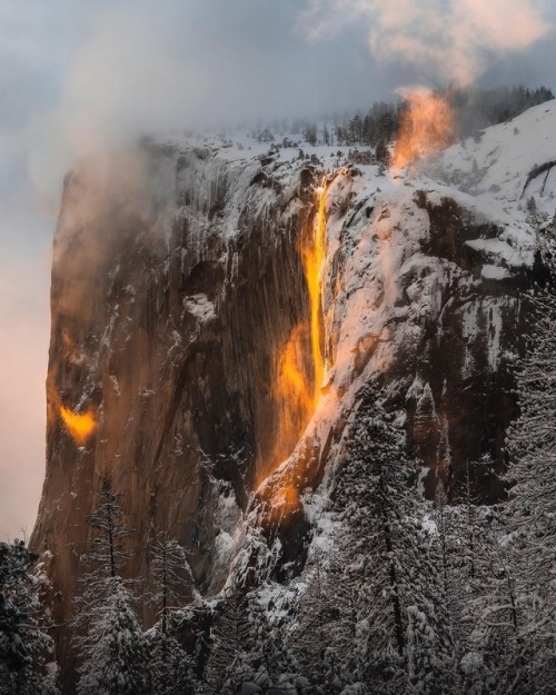 nbcnightlynews: At Yosemite National Park, a visitor captures the natural phenomenon “firefall