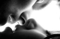 searchingforparadisewithyou:  Want to share the same air?  The same breath?  Yes the same breath … I want your sweet breath entering my lungs at the moment of ecstasy ….completely sharing that emotionally charged moment in time….💋