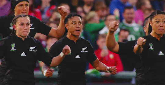 barfy: starwarsolo: New Zealand’s Black Ferns perform their pre-game haka during