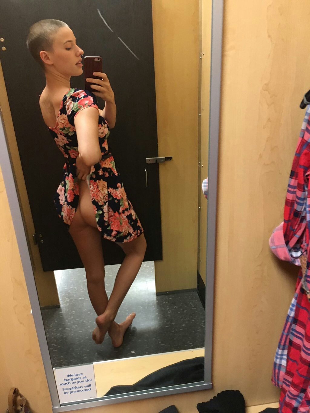 Submit your own changing room pictures now! Everybody loves bargains! via /r/ChangingRooms