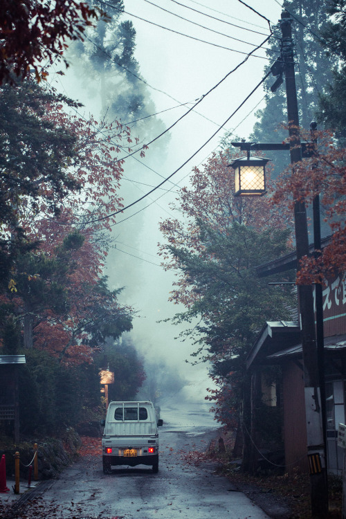 williamhereford:6am in Nagano…  I shot these all within 1 block of each other on the sam