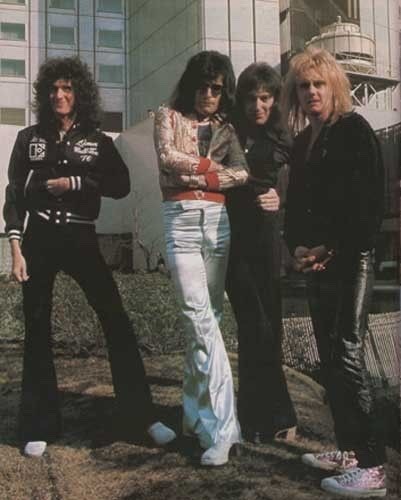 queen band converse