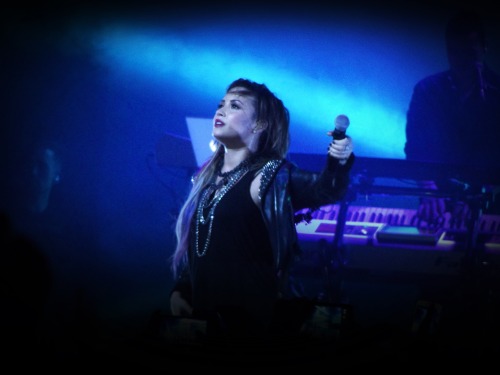 Demi performing in São Paulo, Brazil (04/25/14) more here