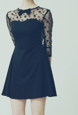 tbdressfashion:   little black dress 