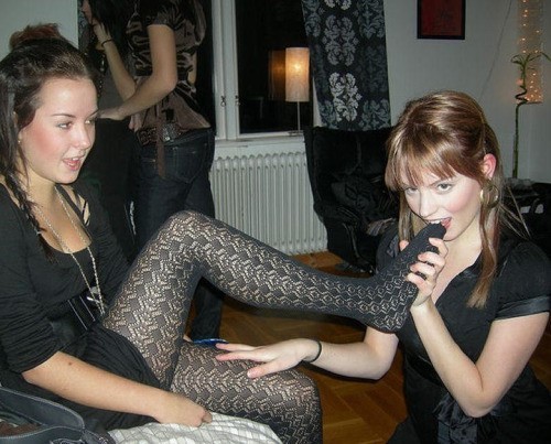 Pantihose pics and pantyhose feet stories