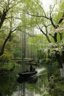 visitheworld:   West Lake Cultural Landscape of Hangzhou / China (by Great Pangtou).