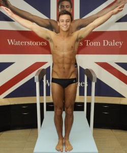 ickp:  Enjoy my Tom-pics:http://ickp.tumblr.com/tagged/tom_daley