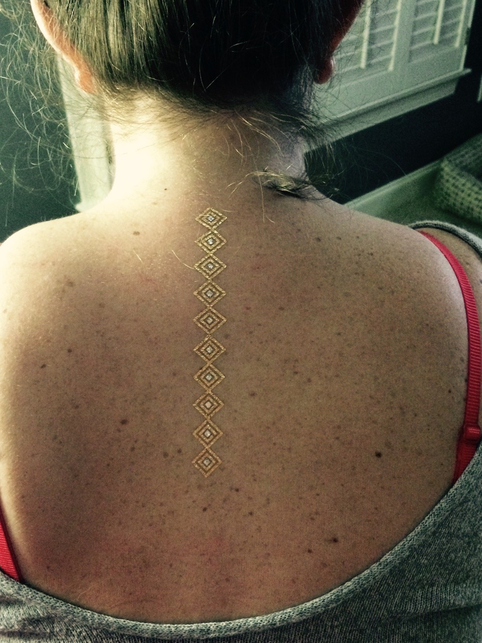 nakedandnameless:  glitternugget.
