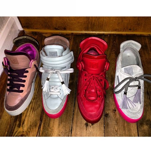 luxuryexcellence:  Lawd give me strength. A full set is calling my name. #luxuryexcellence #louisvuitton #kanyewest #LV