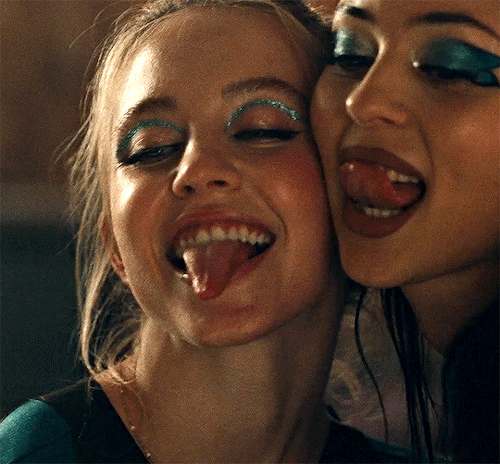 cassiecoward: Alexa Demie and Sydney Sweeney as Maddy Perez and Cassie Howard in Euphoria 2.07 The T