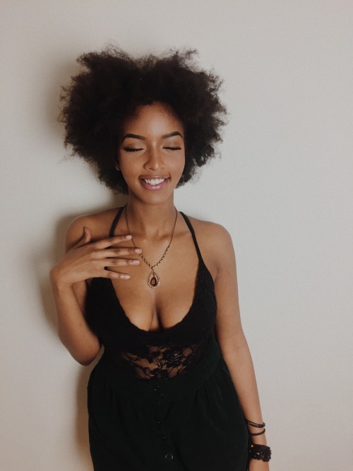 darkvampyricsorcery:  thefinestbeauties:  Santana Manirambona  The Divine Black Feminine Innergy! 