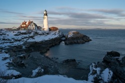 exploramore:  Sunset falling over the Portland Head Light