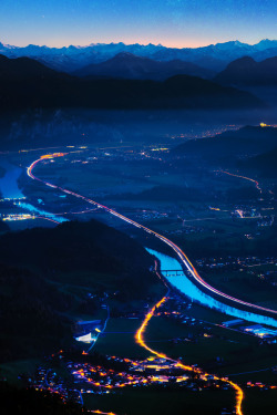 ponderation:lights in the valley by Stefan Thaler 